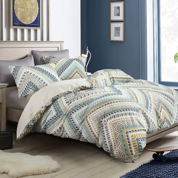 Reversible- SLEEPBELLA Reversible Boho Comforter