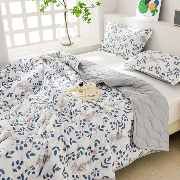 Lightweight Summer Blanket  for Bedroom Sofa Nap Travel Camping